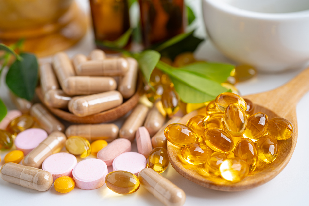 4 Things to Know Before Taking Supplements While Expecting